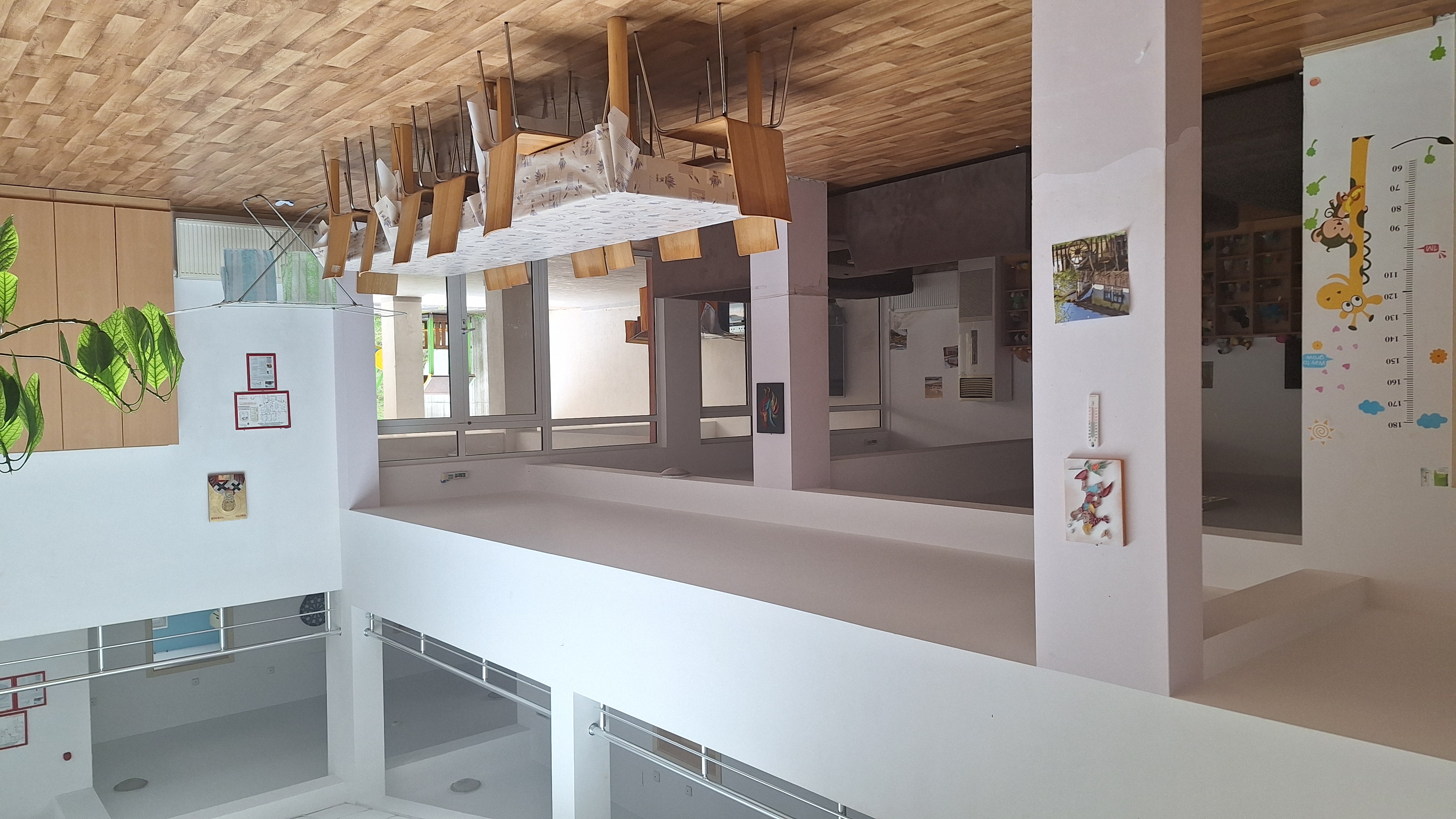 Център за настаняване от семеен тип за деца без увреждания II, ул. "Ил. Драгостинов" № 3А, вх. Б