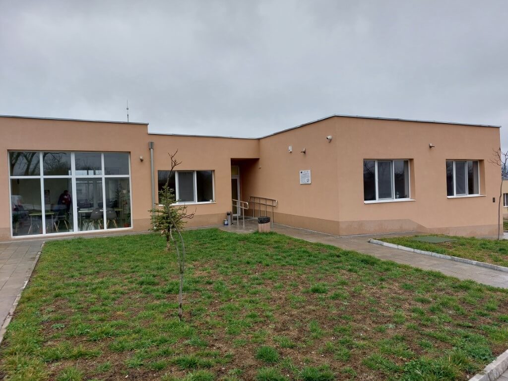 Центрове за настаняване от семеен тип за пълнолетни лица с умствена изостаналост I, II, III, IV, с. Церова кория, ул. "Втора" № 28