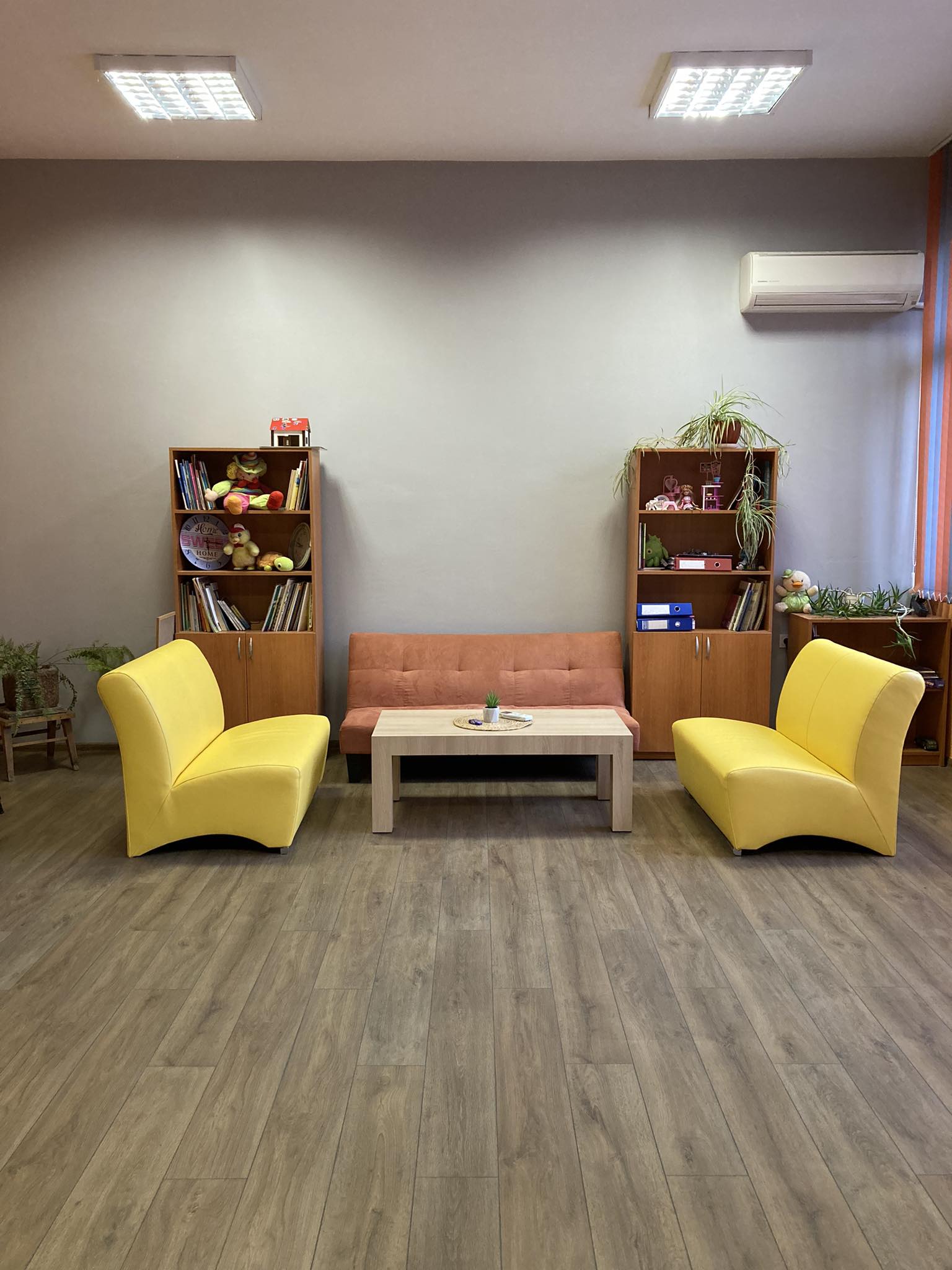 Център за обществена подкрепа, бул. "България" № 24 и ул. "Симеон Велики" № 3