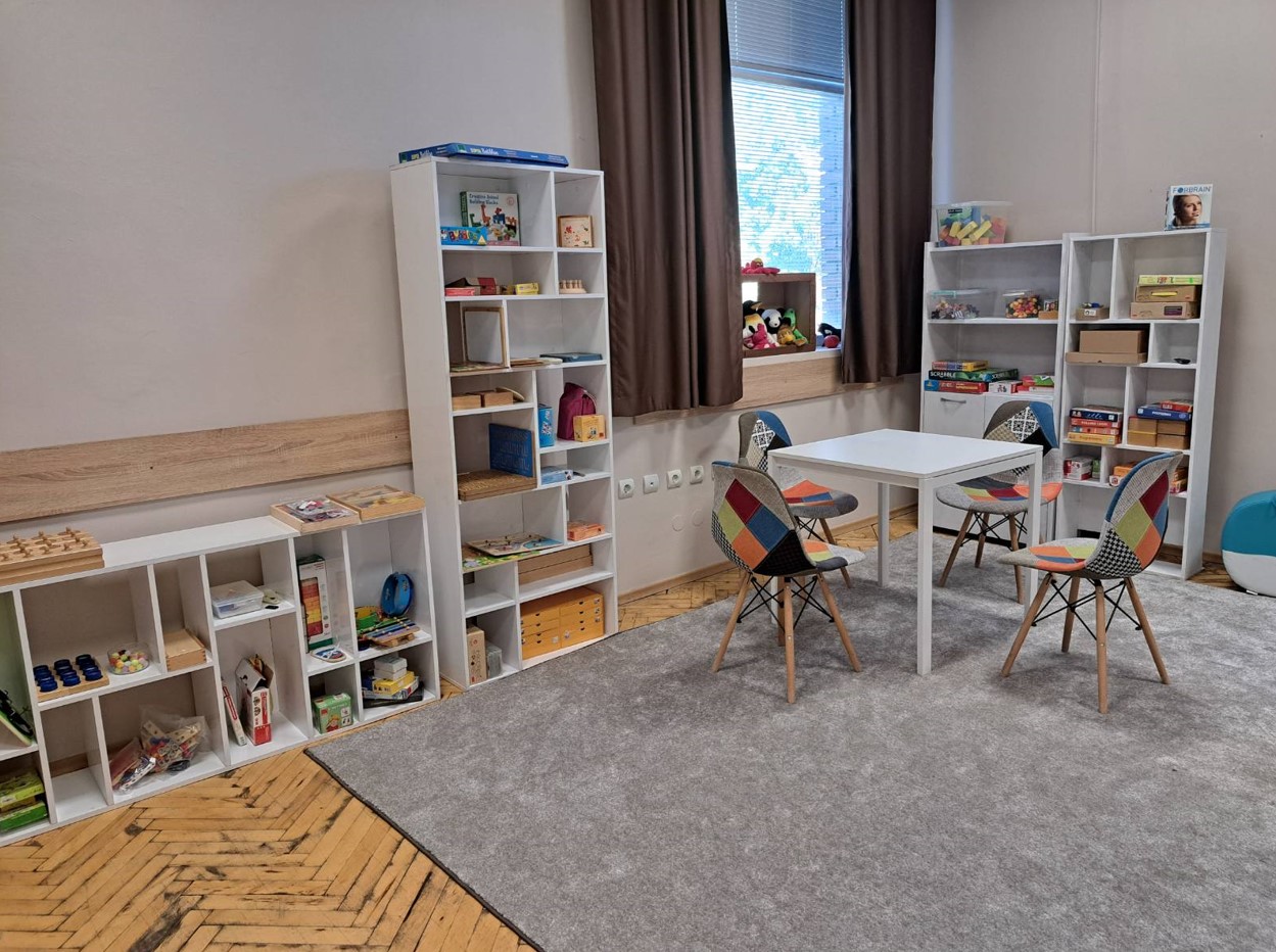 Център за социална рехабилитация и интеграция за деца и младежи с увреждания, бул. "България" № 24